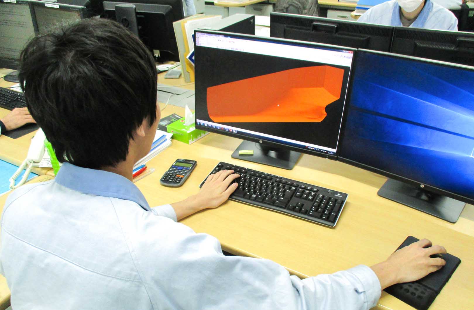 技術本部 技術開発部 開発設計課2